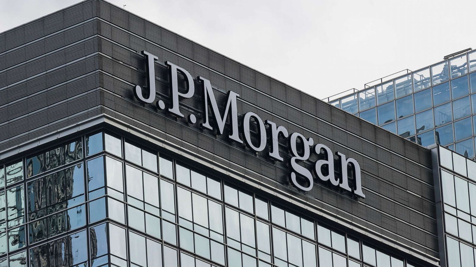 j-p-morgan-enters-timber-industry-acquires-giant-campbell-global